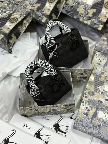 شنط ماركة ديور