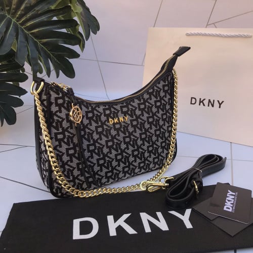 شنط ماركة دكني