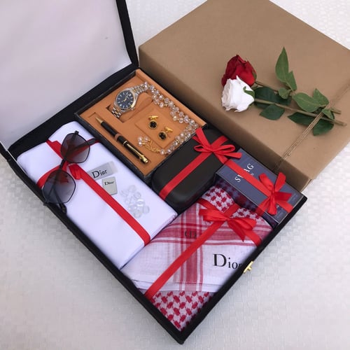 اطقم شماغ وقماش و ساعه وقلم وكبك