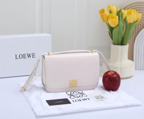 شنط ماركة لويڤي