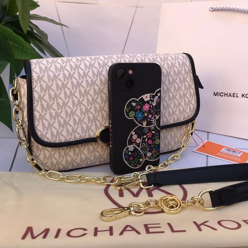 شنط ماركة مايكل كورس