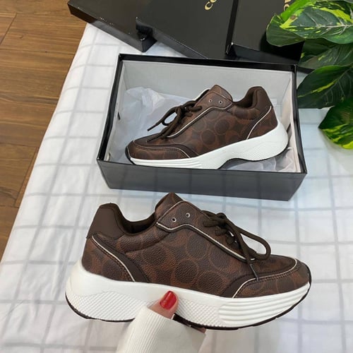 شوزات ماركة كوتش