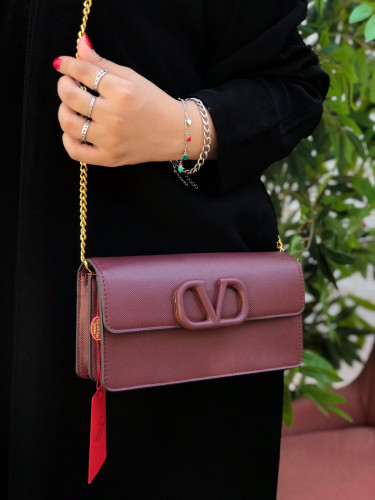 شنط ماركة فلنتينو