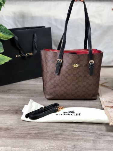 شنط ماركة كوتش