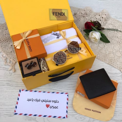 طقم ماركة فندي