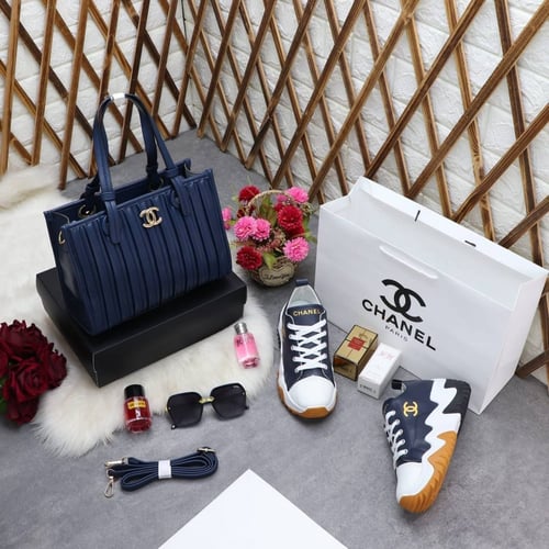 اطقم ماركة شانيل