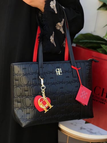 شنط كالورينا هريرا CH