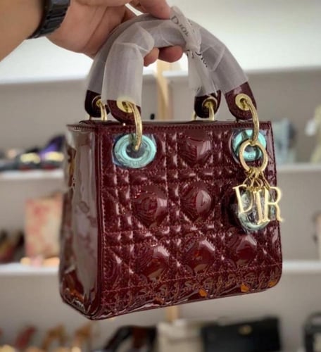 ديور جلد لامع - فل باكجنق - مع جميع الملحقات