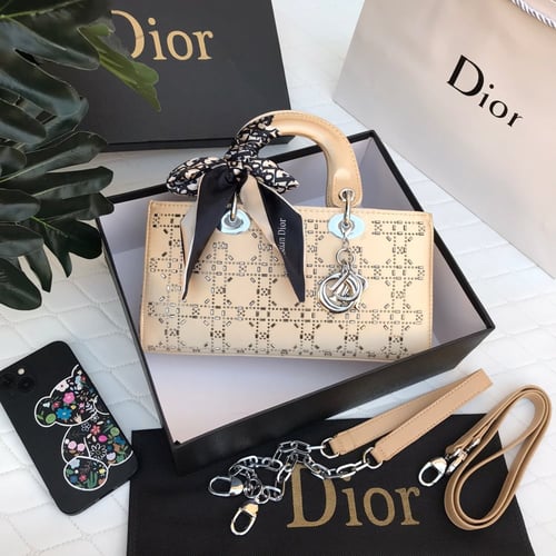 شنط ماركة ديور