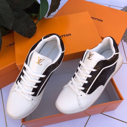 شوزات ماركة لويس فيتون