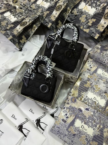 شنط ماركة ديور