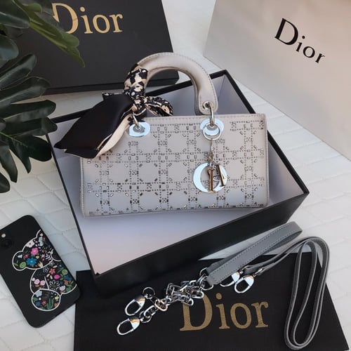 شنط ماركة ديور