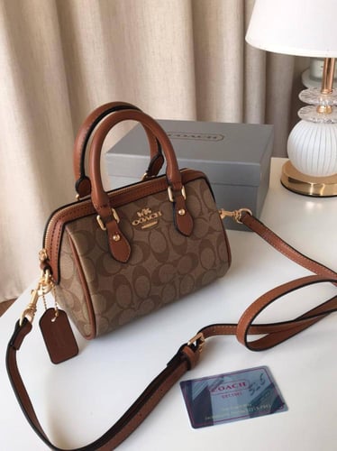 شنطة ماركة كوتش