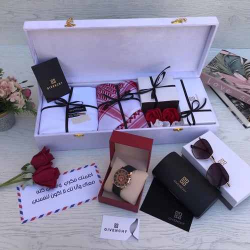 اطقم ماركة جفنشي