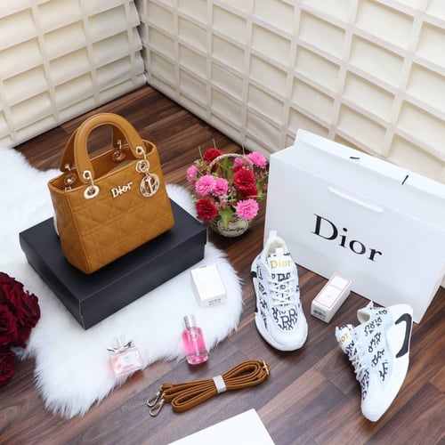 اطقم ماركة ديور