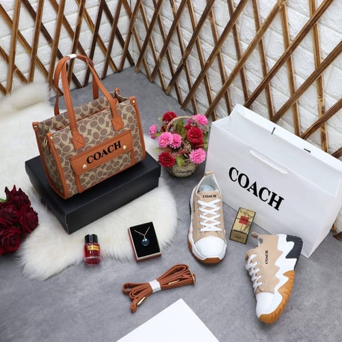 طقم ماركة كوتش