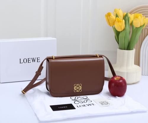 شنط ماركة لويڤي