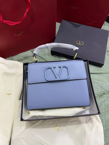 شنطة فلانتينو- ماستر- فل باكج ومع جميع الملحقات