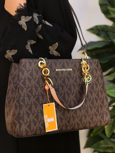 شنط ماركة مايكل كورس