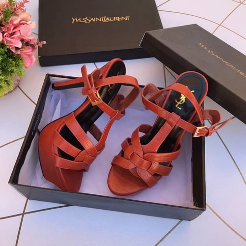 شوزات ماركة سان لوران