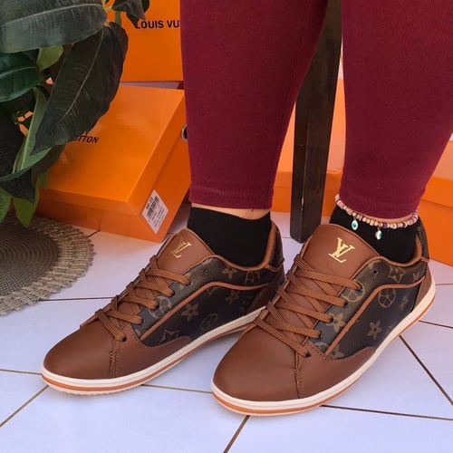 شوزات ماركة لويس فيتون