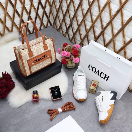 طقم ماركة كوتش