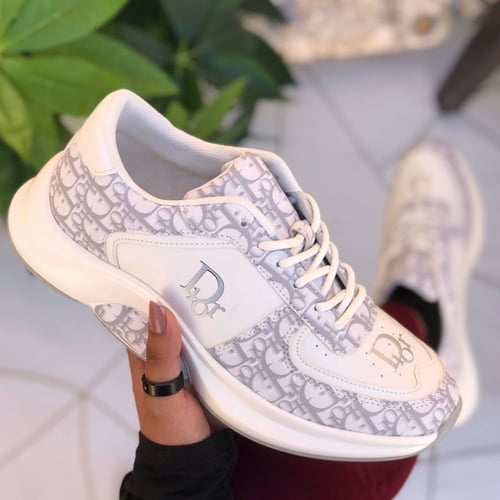 شوزات ماركة ديور