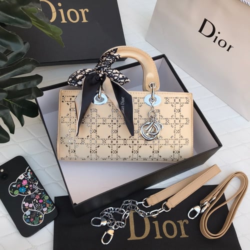 شنط ماركة ديور