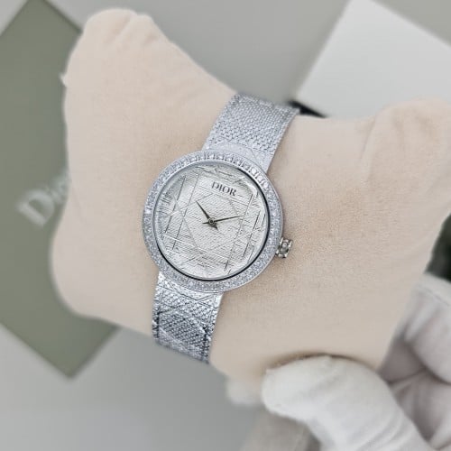 ساعات ماركة ديور فصوص زركون