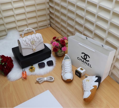 طقم ماركة شانيل