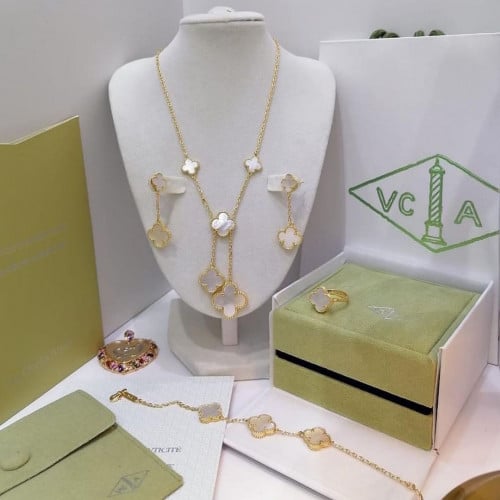 طقم ماركة فان كليف