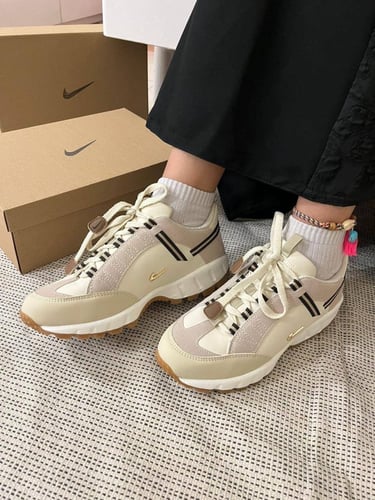 شوزات ماركة جاكيموس