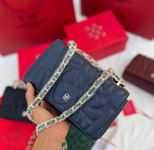 شنط ماركة كالورينا هريرا هاي كوالتي