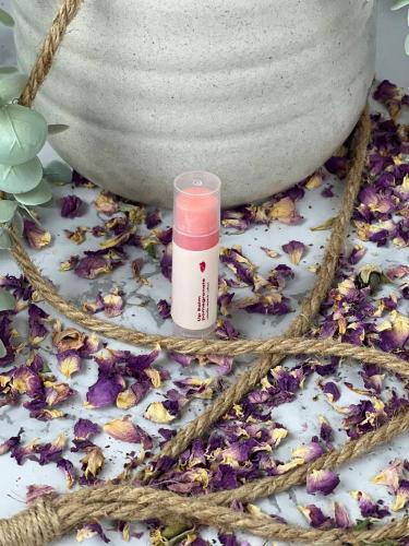 مرطب الشفاة بالرمان