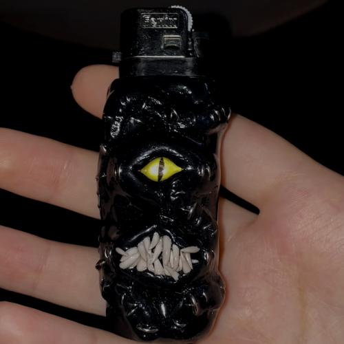 ولاعة الوحش