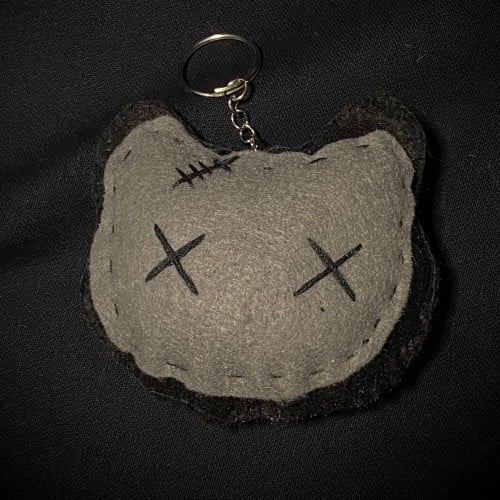 تعليقة دارك هيلو كيتي عمل يدوي