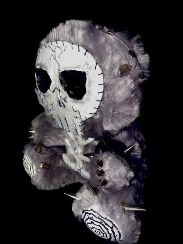 دمية هيكل عظمي عمل يدوي