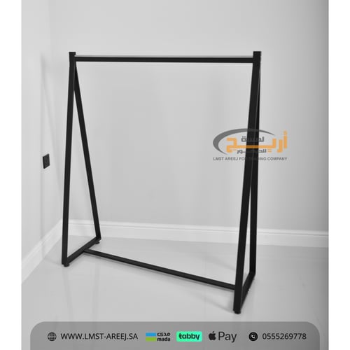 استاند خط واحد مثلث اسود