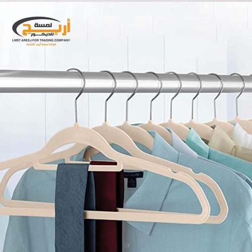 علاق ملابس مخمل لون بيج