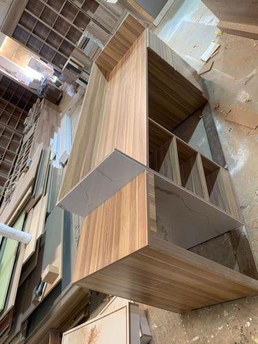 طاولة كاشير مودرن