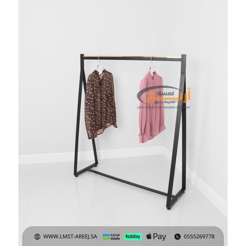 استاند خط واحد مثلث اسود