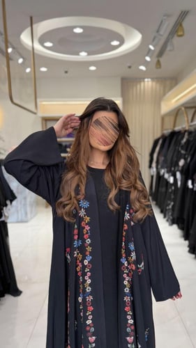 عباية خديجه بقماش حرير مبطن بشيفون برسم زهور