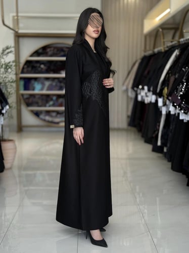 كولكشن العيد | عباية امنيه بقماش كريب ايطالي بشك