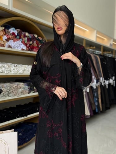 عباية رنين بقماش شيفون تطريز كامل مبطن عنابي