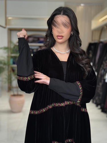 عباية هيم بقماش مخمل كوري طبقات بكلفه بني