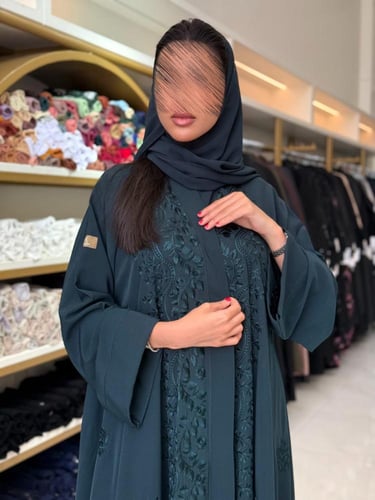 عباية جوانا بقماش كريب اوكراني مطرز تركواز