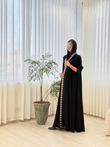 عباية فرحه بقماش ملكي بتطريز كرز دبل كلوش نود مع ع...
