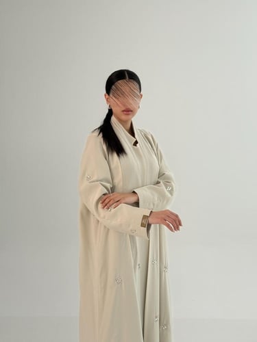 عباية سوار بليزر رسمي مزين بكسرات وشك بقماش كريب ر...