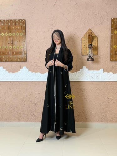 عباية اصرار بقماش كريب الاناقه بتطريز اخضر غامق