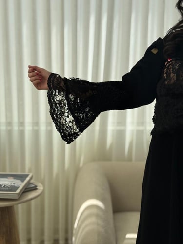 كولكشن العيد | عباية ذهب بقماش كريب رموش مزين بدان...